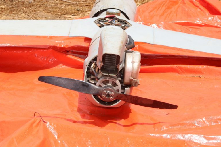 Al-shabaab oo Soo Bandhigay Diyaarad Drone ah oo Kusoo Dhacday Jubbada Hoose.
