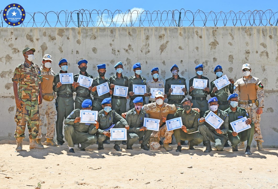 Ex1iC9JXAAE-qm0