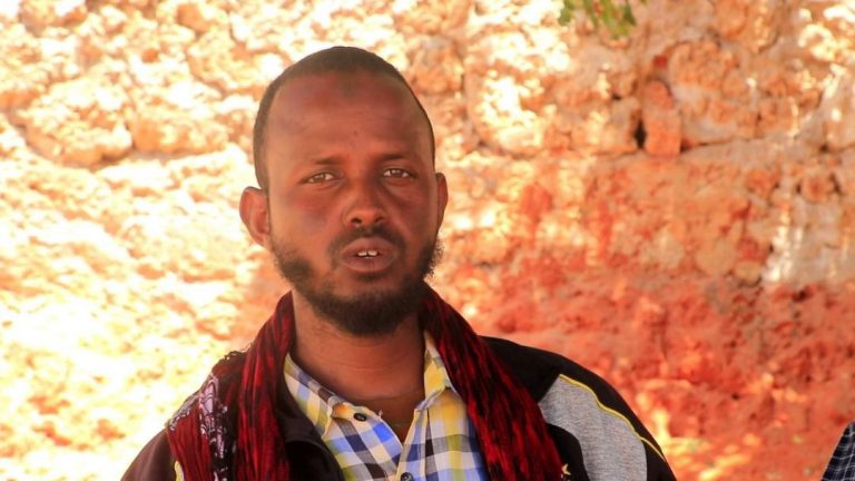 Sarkaal Ka Tirsanaa Al-shabaab oo Isku Soo Dhiibay Dowladda Soomaaliya
