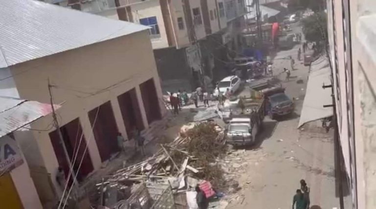 Faah-Faahino:-Qarax Ka Dhacay Suuqa Bakaaraha