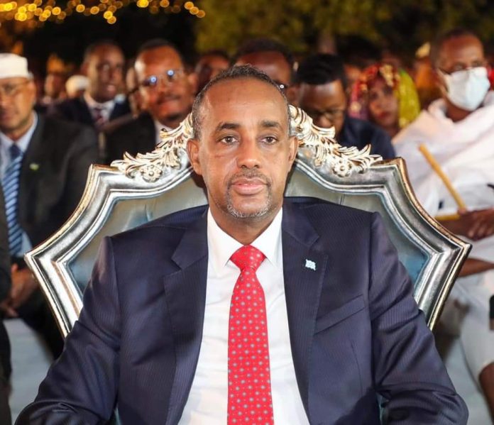 Ra’iisul Wasaare Rooble Oo Guddi Sarer U Magacaabay Baarista Dhacdadii Ciidanka lagu Geeyay Xafiiskiisa