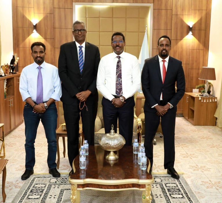 Qoor-qoor oo Kulan Isugu Keenay A.A.W, Kulane iyo Saadaq+Sawirro