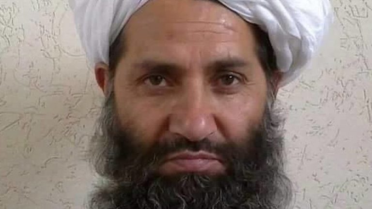 Hoggaamiyihii Taliban ee loo haystay inuu ‘mar hore dhintay’ oo khudbad ka jeediyay Kabul