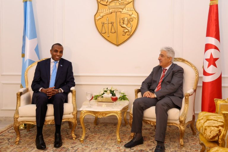 Raisulwasaaraha Xukuumadda Soomaaliya oo Gaaray Magaalada Tunis
