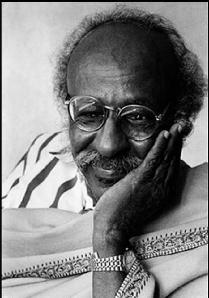 Abwaan Maxamed Ibraahim Warsame Hadraawi oo Geeriyooday