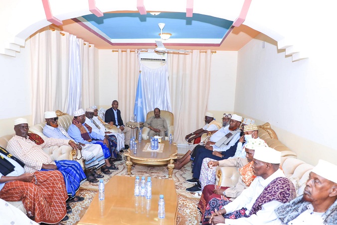 Madaxweyne Xasan Shiikh oo La Kulmay Isimada iyo Hoggaanka Dhaqanka Puntland.