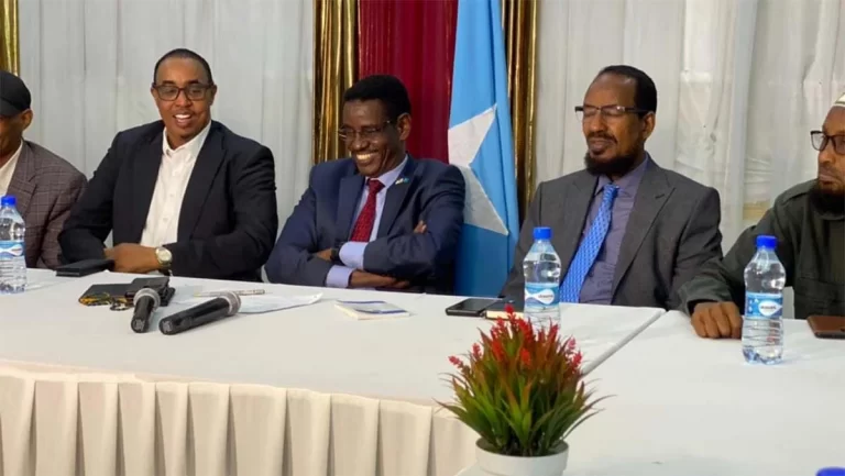 Siyaasiyiinta Jubbaland oo ka Hor Yimid Muddo Korarsiga Axmad Madoobe