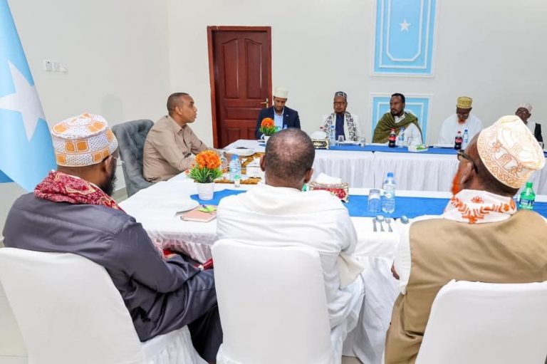 Ra’iisul wasaare Xamza oo La Kulmay Qaar Kamid ah Culimada Soomaaliyeed