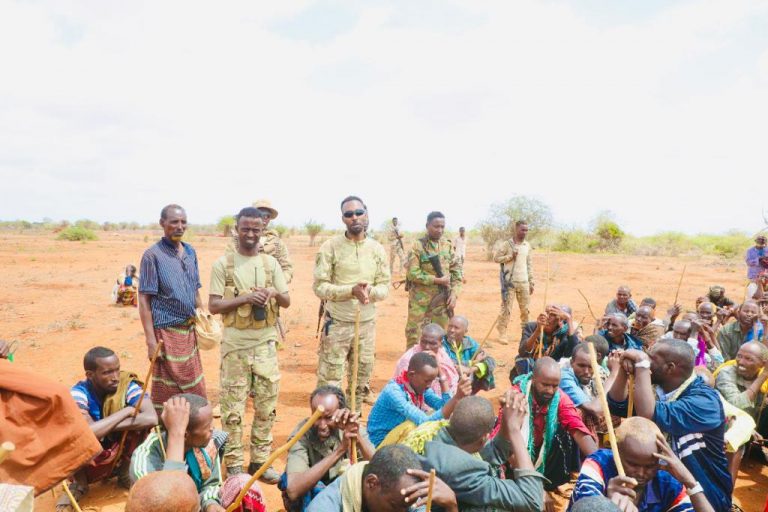 Ciidamadda Danab oo Gacanta Ku Dhigay Sarkaal Ka Tirsanaa Al-shabaab