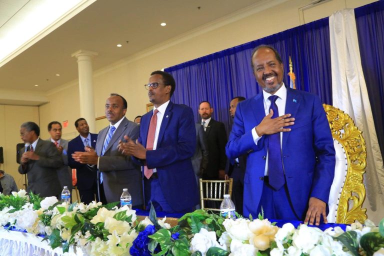 Madaxweyne Xasan Shiikh Maxamuud oo La Kulmay jaaliyadda Soomaaliyeed ee Maraykanka