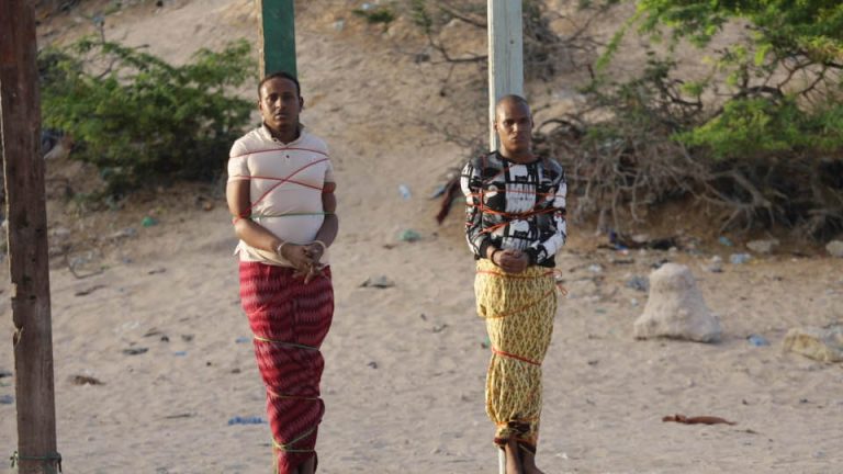 Maxkamadda Qalabka Sida oo Toogasho Ku Fulisay Laba Shabaab ah