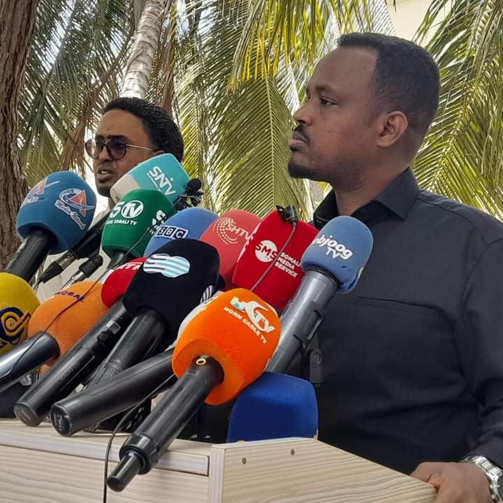 Dowladda Soomaaliya oo Sheegtay in Dambi Tahay Faafinta Wararka Al-Shabaab