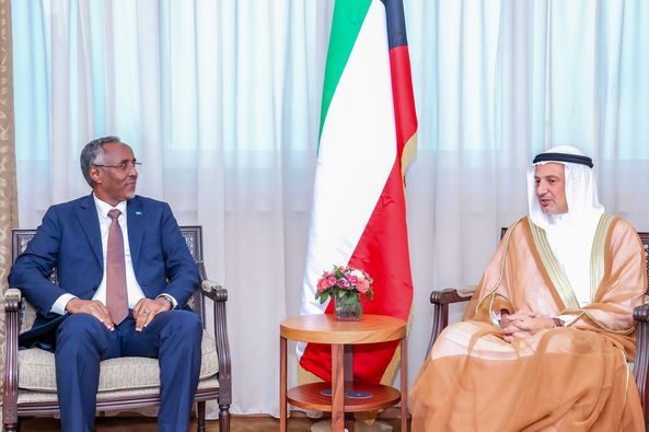 Wasiirka Arrimaha Dibadda XFS oo La Kulmay dhigiisa Dawladda Kuwait