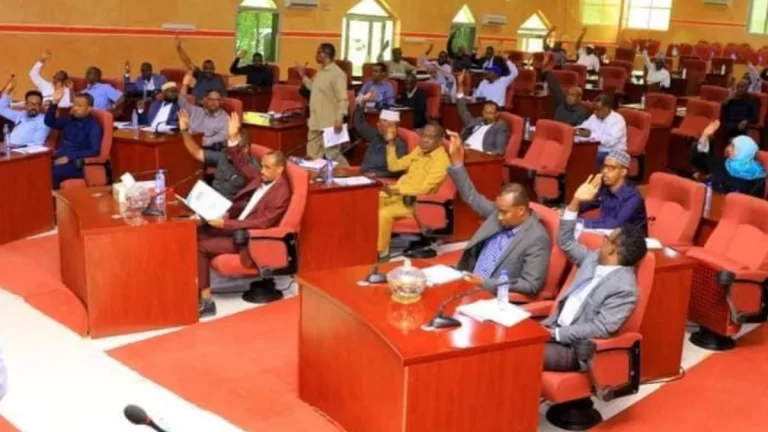 Baarlamanka Puntland oo Yeelanaya Kulankooda, Xeerka Doorashooyinka oo laga Saaray