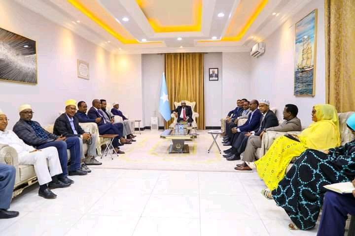 Aadan Madoobe iyo Mucaaradka Koonfur Galbeed oo Heshiiyo Gaaray