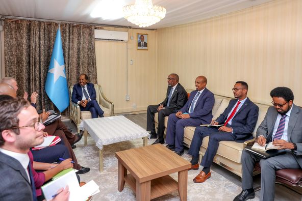 Madaxweyne Xasan Shiikh oo Qaabilay Ergeyga Maraykanka u fadhida Qaramada Midoobay