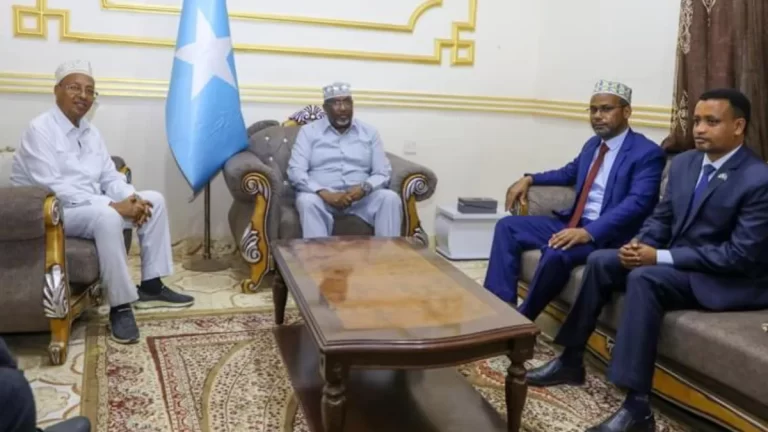 Sheekh Aadan Madoobe oo la kulmay Midowga Musharraxiinta Koofur Galbeed