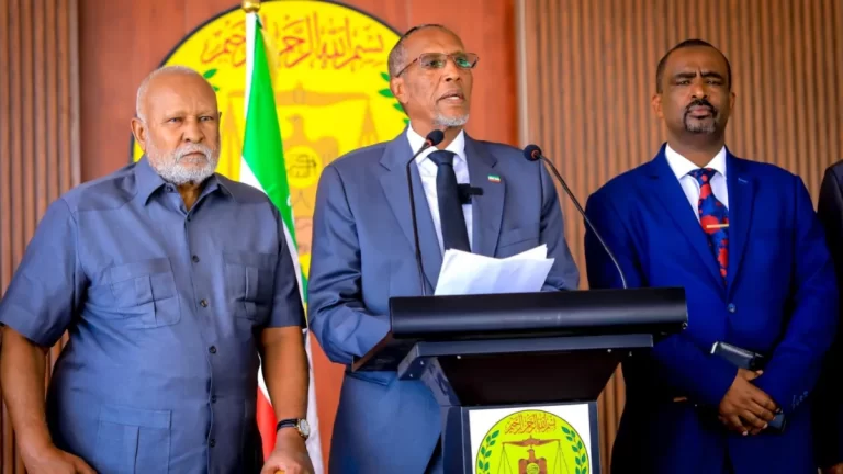 Muuse Biixi;-“Talo Xumada Kowaad ee Soomaaliya Haysata waa Xasan Shiikh’,