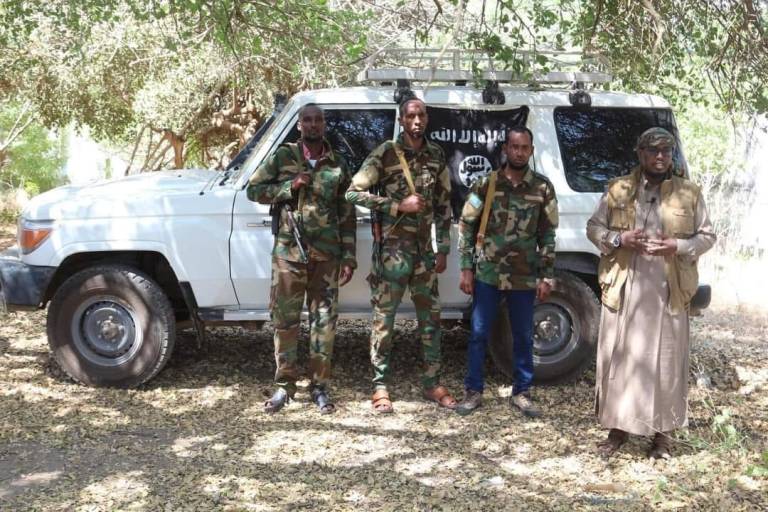 Al-shabaab oo Soo Bandhigay Ilaaladda Wasiir Ka Tirsan Jubbland oo Isku Soo Dhiibay+Sawirro