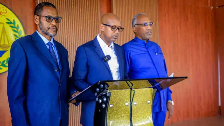 Xukuumadda SL Oo Qodobo Kula heshiisay Mucaaaradka ,& Dagaalka Laacaanood