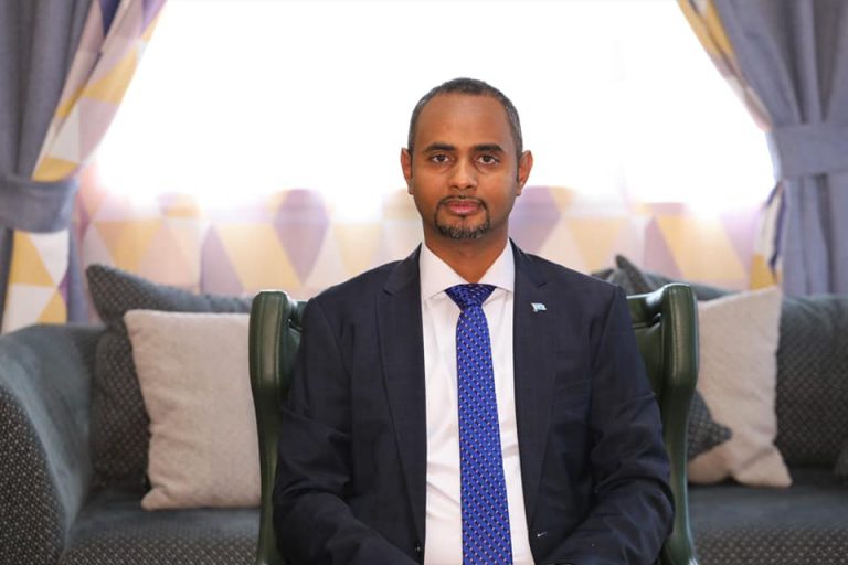Wasiirka Gaashaandhiga:-“Shacabka Haka Fogaadaan Deeganadda Shabaab”,!