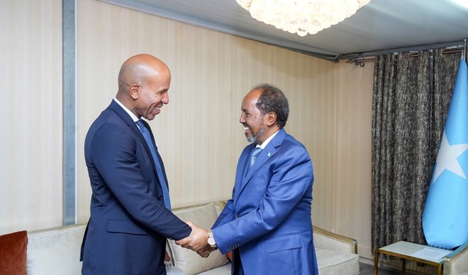 Madaxweyne Xasan Shiikh oo Mareykanka Kala Hadlay Cunaqabateynta Maaliyeed ee  Al-shabaab