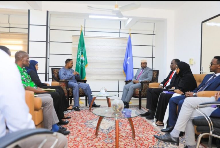 Wasiirka Qorsheynta XFS oo Kulan La Qaatay Xoghayaha Guud ee IGAD