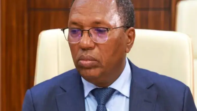 Wasiirka Maaliyada XFS oo Ka Laabtay Shaqo Joojinta Laba Xubnood