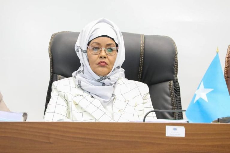 Sacdiyo;-“Siyaasada Waxaa Kusoo Kordhay in Gabar Gorgoradeeda Lagu Dheganaado”,!