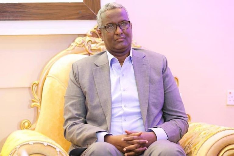 AAW oo Cambaareeyay Rasaasta La Huwiyay Dadkii Banaanbaxa Dhigayay