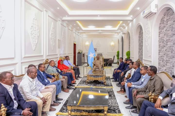 Madaxweyne Xasan Shiikh oo Wada Kulamadii La Xariira Dagaalka Al-shabaab