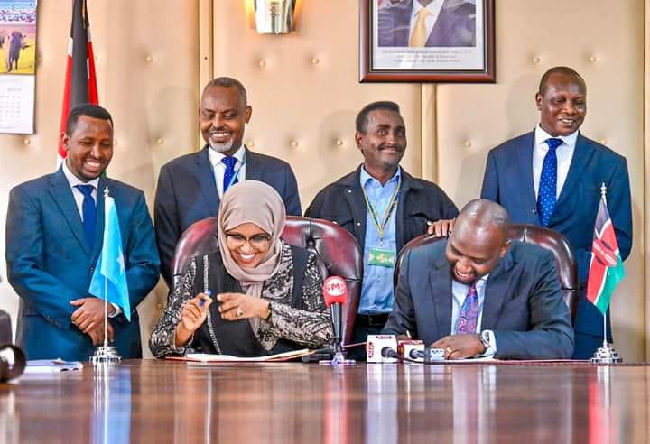 Soomaaliya iyo Kenya oo Kala Saxiixday Heshiis La Xiriira Hawada iyo Duulista