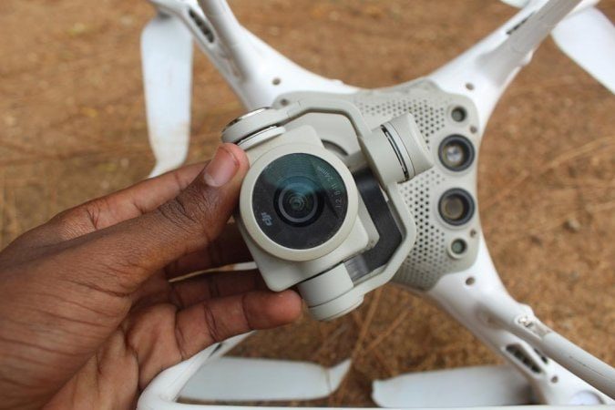Al-shabaab oo Gacanta Ku Dhigay Diyaarad Drone oo Wax Basaasta Mareykanka Leeyahay