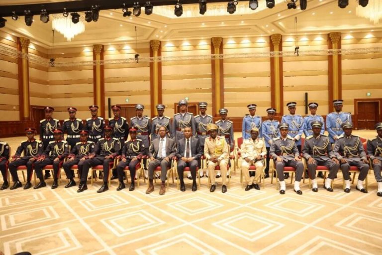 Raisulwasaare Xamza oo La Kulmay Saraakiil Soomaali ah oo Tababar u Jooga Qatar