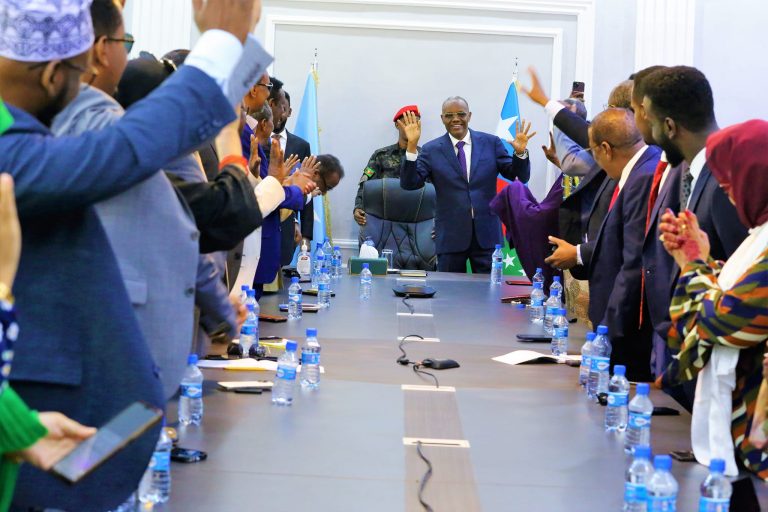Lafta-gareen oo Kulan La Yeeshay Xildhibaanadda Federaalka, Qorshayaasha Socda
