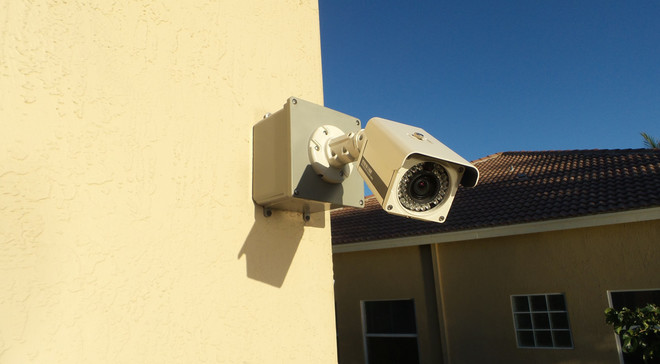 Al-shabaab oo Qaraxyo La Beegsanaya Ganacsiyadda Lagu Xiray CCTV