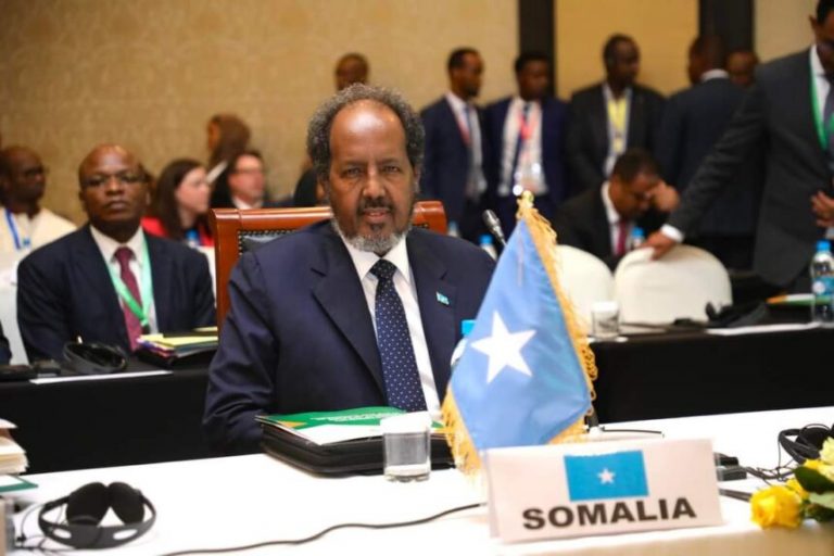 Xasan Shiikh oo IGAD Ugu Mahadceliyay Kaalintooda Qaadista Cunaqabateynta Hubka