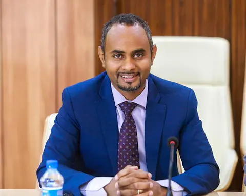 Wasiirka Gaashandhiga:-“Garoonka Diyaaradaha iyo Dekedda waa goobaha ugu dambeeya ATMIS ka baxayaan”.