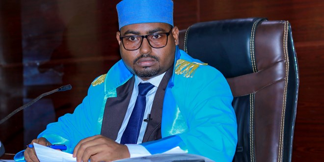 Maxkamadda Gobolka Banaadir oo Amartay in Lasoo Xiro Eedeysane Siid-Cali Macallin Daauud