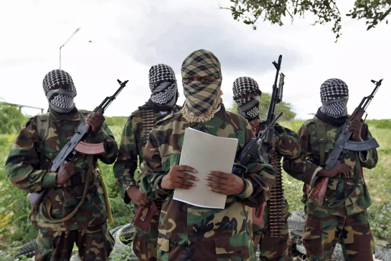 Al shabab oo dirtay hanjabaad culus ka dib werarkii hotel syl iyo mareykanka ka hadlay werarkaasi