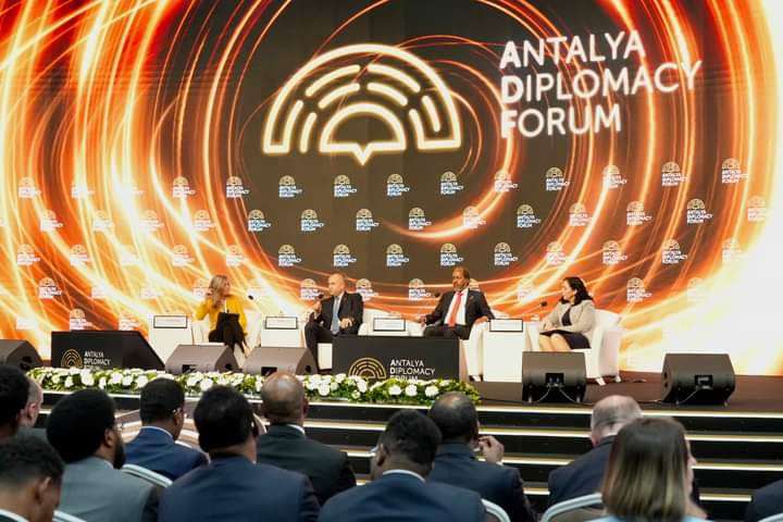 Xasan Shiikh oo Ka Qeyb Galay Madasha Diblumaasiyadda Antalya ee dalka Turkiga