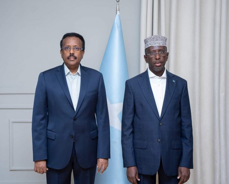 XOG:safarka farmaajo iyo shikh shariif ee Garoowe