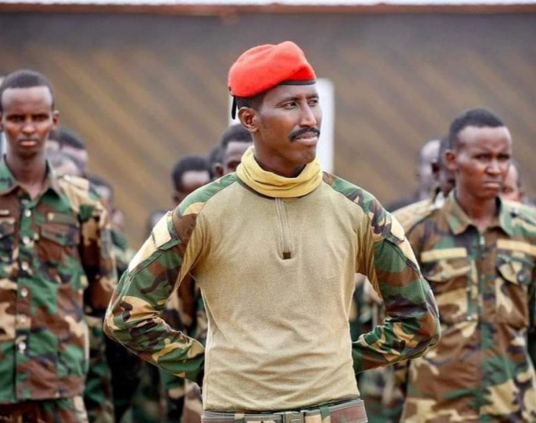 Al_shabab werar culus ku qaday ciidanka dowlada iyo sargaal lagu dilay werarkasi