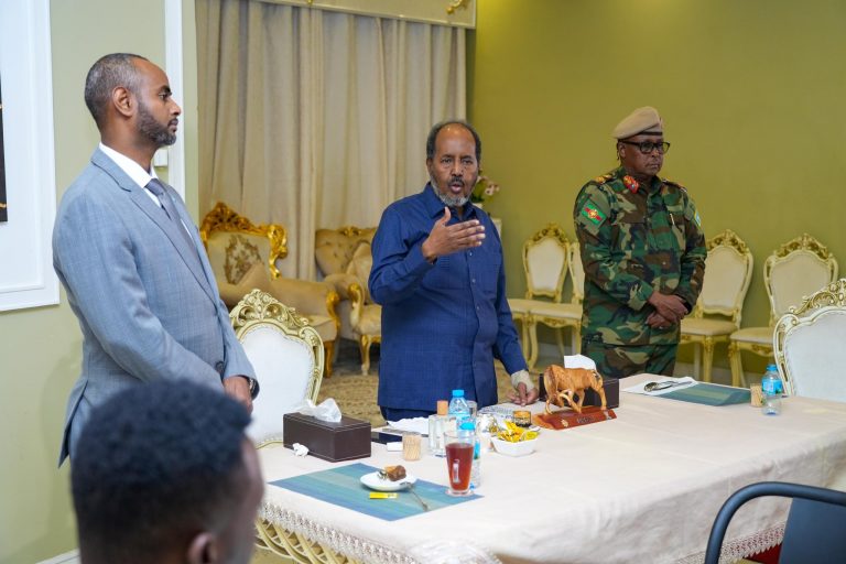 Madaxweyne xasan shikh baaq u diray ciidanka dowlada ee ku sugan Galmudug