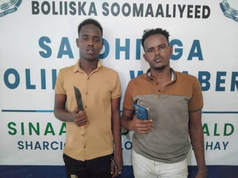 Ciidanka Boliiska Soomaliyeed oo gacanta ku dhigay rag dhac ka waday waberi