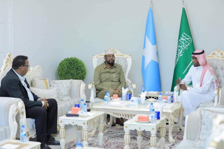 MW axmed madoobe oo kulan la qaatay masuliyiin ka socda Sacuudiga.