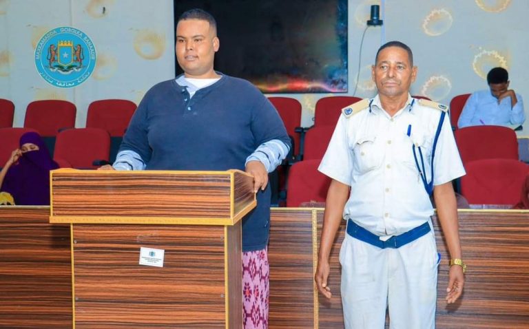 Maxkamada gobolka baandir oo manta fadhi Dacwad ah  ka yeelatay Tiktokar caan ah.
