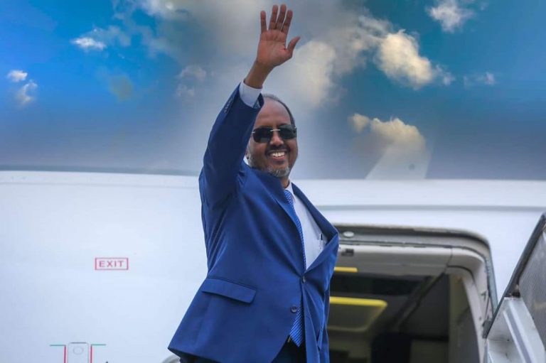 Madaxweyne Xasan Sheikh oo safar ugu anbabaxay  kenya.