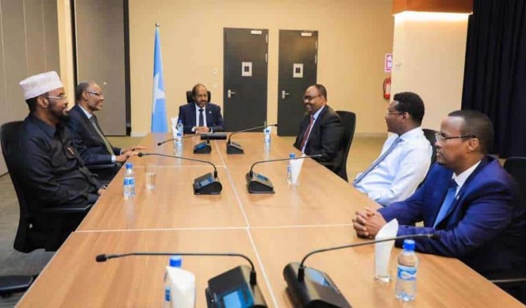 Muqdisho oo manta ka furmaya shirka golaha wadatashiga qaran.