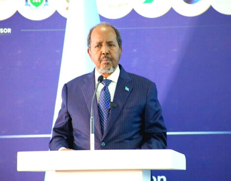Madaxweyne Xasan sheikh oo Muqdisho ka daahfuray Shirka xoojinta iskashiga bariga africa.